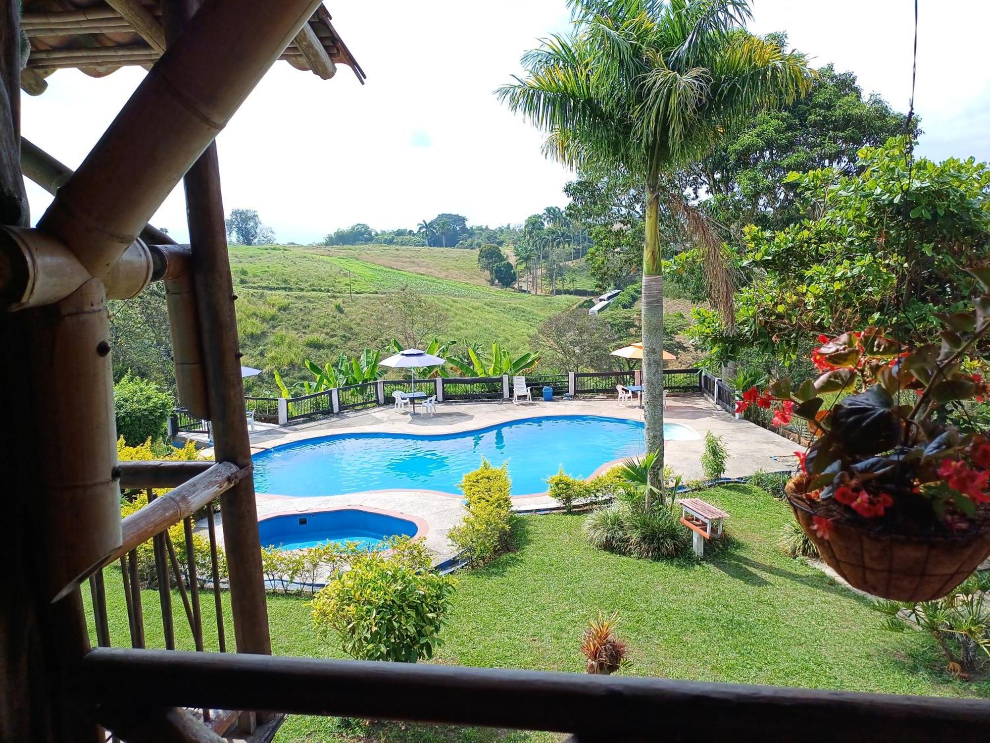 Finca Hotel Palmas Frente A Panaca Quimbaya Exterior foto